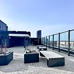 Apartment Peaceful Premium With Sauna And Balcony - Perfect Downtown Location *
