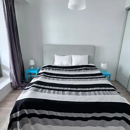 Peaceful Premium With Sauna And Balcony - Perfect Downtown Location *